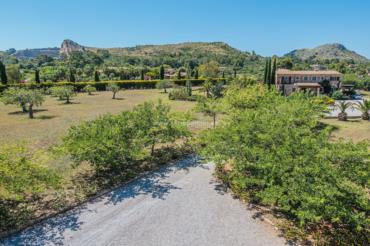 Se vende casa con piscina y licencia turística en Alcudia